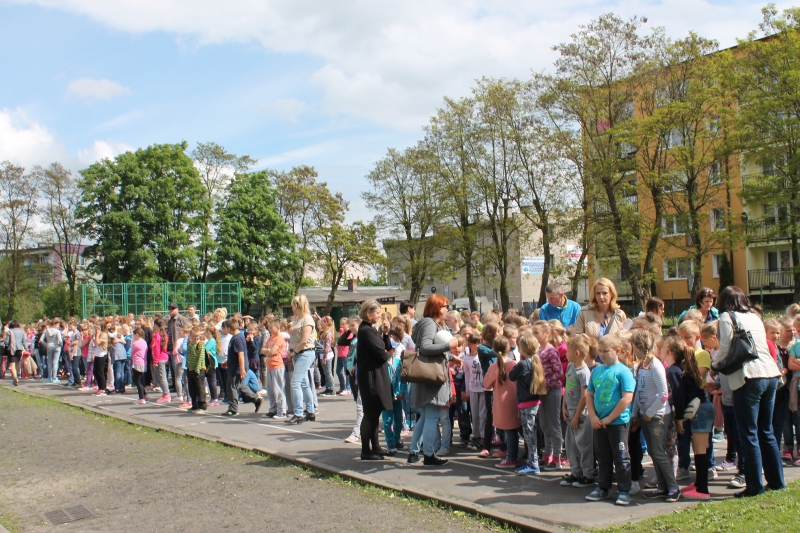 Szkoła Nr 3 Starogard Gdański Próbny alarm w PSP 3. Szkoła ewakuowana – Starogard Gdański – Tu rodzą