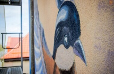 Mural przy dworcu