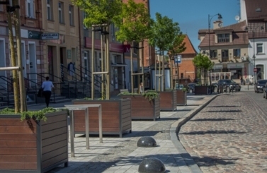 Kule zamiast słupk&oacute;w