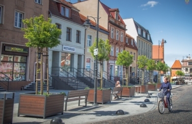 Kule zamiast słupk&oacute;w