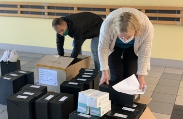 Nowe buty dla potrzebujących dzieci