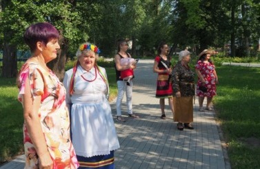 Seniorzy polecają książki na lato