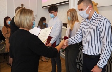 Nagrody dla najlepszych maturzyst&oacute;w