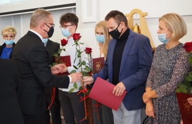 Nagrody dla najlepszych maturzyst&oacute;w