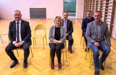 Podpisaniee umowy na budowę sali sportowej przy SP 8