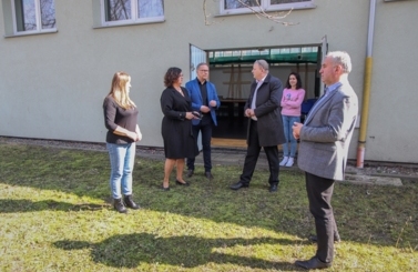 Noclegowania w hali sportowej 