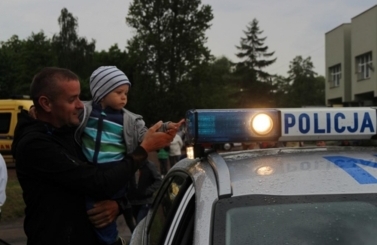 Dzień Dziecka ze strażą i policją
