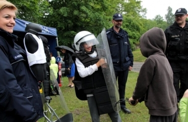 Dzień Dziecka ze strażą i policją