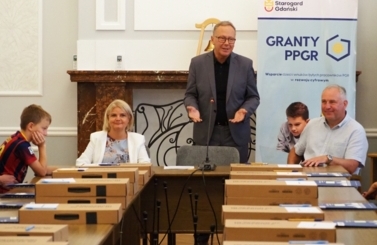 Nowe laptopy dla uczni&oacute;w