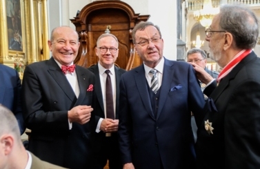 Odznaczenie Kr&oacute;lewskiem Orderem sw. Stanisława