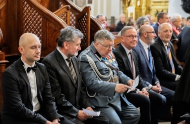 Odznaczenie Kr&oacute;lewskiem Orderem sw. Stanisława