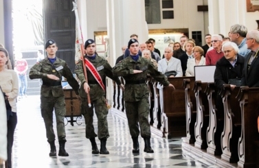 Odznaczenie Kr&oacute;lewskiem Orderem sw. Stanisława