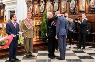 Odznaczenie Kr&oacute;lewskiem Orderem sw. Stanisława