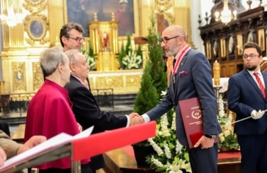 Odznaczenie Kr&oacute;lewskiem Orderem sw. Stanisława