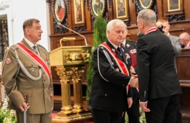 Odznaczenie Kr&oacute;lewskiem Orderem sw. Stanisława