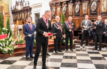 Odznaczenie Kr&oacute;lewskiem Orderem sw. Stanisława