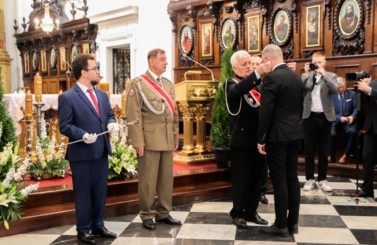 Odznaczenie Kr&oacute;lewskiem Orderem sw. Stanisława