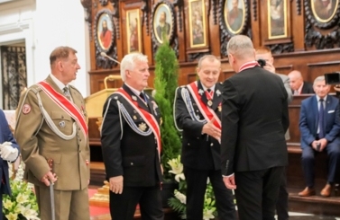 Odznaczenie Kr&oacute;lewskiem Orderem sw. Stanisława