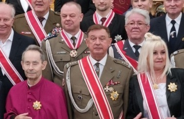 Odznaczenie Kr&oacute;lewskiem Orderem sw. Stanisława