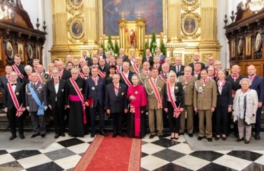 Odznaczenie Kr&oacute;lewskiem Orderem sw. Stanisława