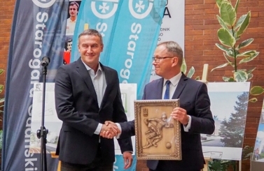 Podpisanie umowy na budowę Centrum Deyny