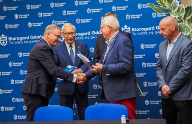 Podpisanie umowy na budowę Centrum Deyny