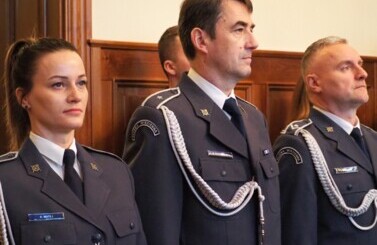 Awanse i wyr&oacute;żnienia funkcjonariuszy Aresztu  Śledczego