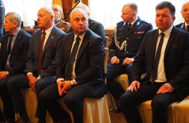 Awanse i wyr&oacute;żnienia funkcjonariuszy Aresztu  Śledczego