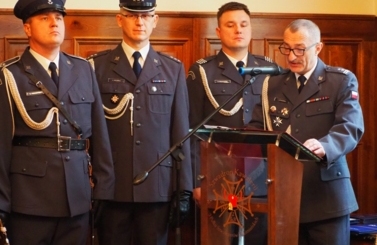 Awanse i wyr&oacute;żnienia funkcjonariuszy Aresztu  Śledczego