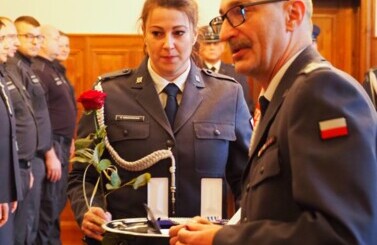 Awanse i wyr&oacute;żnienia funkcjonariuszy Aresztu  Śledczego