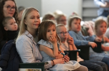 XII przegląd tańc&oacute;w dziecięcych 