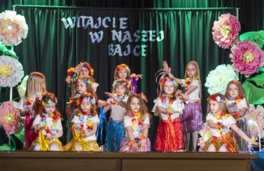 XII przegląd tańc&oacute;w dziecięcych 