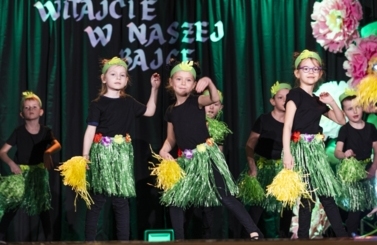 XII przegląd tańc&oacute;w dziecięcych 