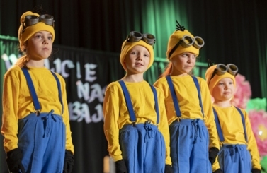 XII przegląd tańc&oacute;w dziecięcych 