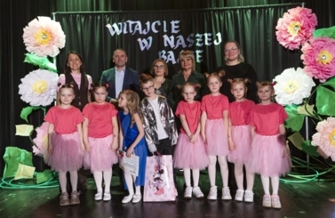 XII przegląd tańc&oacute;w dziecięcych 