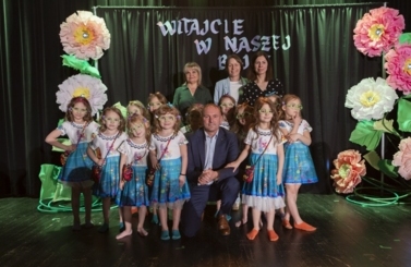 XII przegląd tańc&oacute;w dziecięcych 