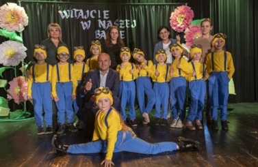 XII przegląd tańc&oacute;w dziecięcych 