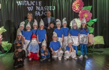 XII przegląd tańc&oacute;w dziecięcych 