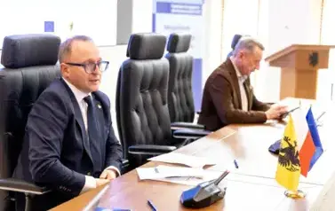 Podpisanie umowy na dofinansowanie z Europejskiego Funduszu Rozwoju Regionalnego zakupu pięciu ayutobus&oacute;w elektrycznych 8