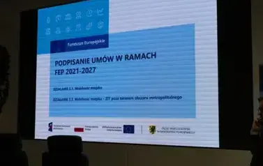 Podpisanie umowy na dofinansowanie z Europejskiego Funduszu Rozwoju Regionalnego zakupu pięciu ayutobus&oacute;w elektrycznych 16