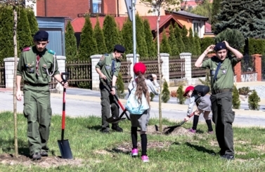 Akcja sadzenie drzew na 100-lecie niepodległości