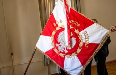 Przekazanie sztandaru Koła ZRPŻG