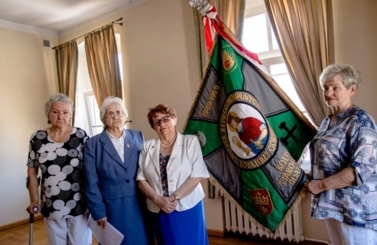 Przekazanie sztandaru Koła ZRPŻG