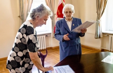 Przekazanie sztandaru Koła ZRPŻG