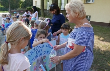 Modraczek ma nowe hulajnogi