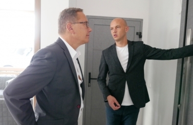 Prezydent sprzedawał okna