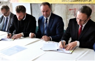 Podpisanie umowy na budowę węzła integracyjnego