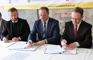 Podpisanie umowy na budowę węzła integracyjnego