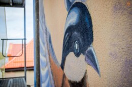 Mural przy dworcu