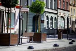 Kule zamiast słupk&oacute;w